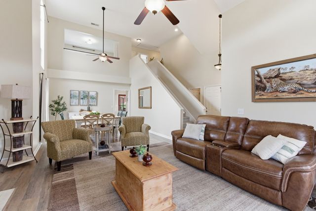 6857 Sunnywood Dr, Nashville, TN 37211