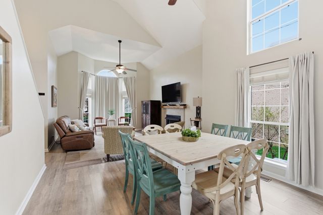 6857 Sunnywood Dr, Nashville, TN 37211