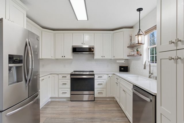 6857 Sunnywood Dr, Nashville, TN 37211