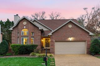 6857 Sunnywood Dr, Nashville, TN 37211
