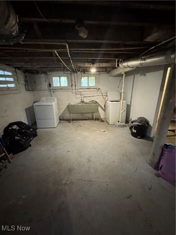 13322 Eaglesmere Avenue, Cleveland, OH 44110