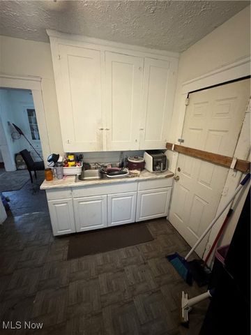 13322 Eaglesmere Avenue, Cleveland, OH 44110