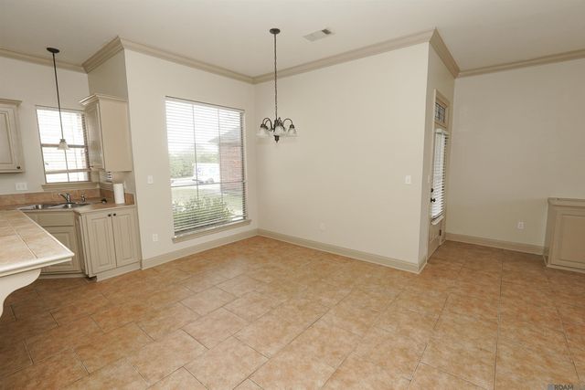 9052 Winding Lake Ave, Baton Rouge, LA 70810