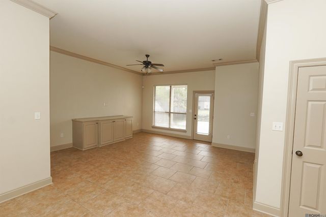 9052 Winding Lake Ave, Baton Rouge, LA 70810