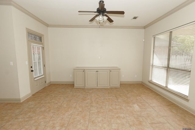 9052 Winding Lake Ave, Baton Rouge, LA 70810