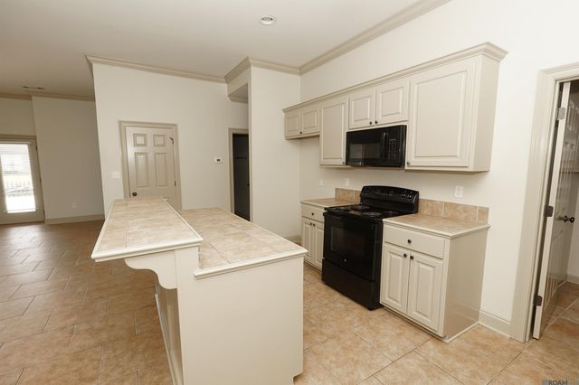 9052 Winding Lake Ave, Baton Rouge, LA 70810