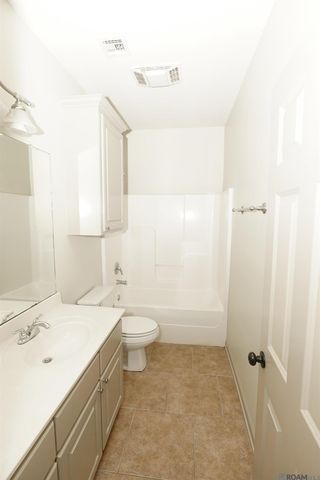 9052 Winding Lake Ave, Baton Rouge, LA 70810