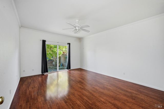 1005 SE Woodlake Dr SE, Santa Rosa, CA 95405