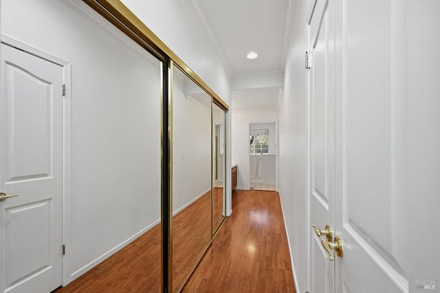 1005 SE Woodlake Dr SE, Santa Rosa, CA 95405