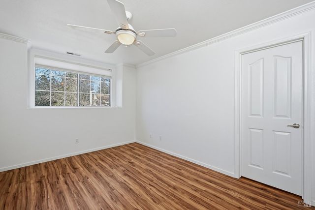 1005 SE Woodlake Dr SE, Santa Rosa, CA 95405