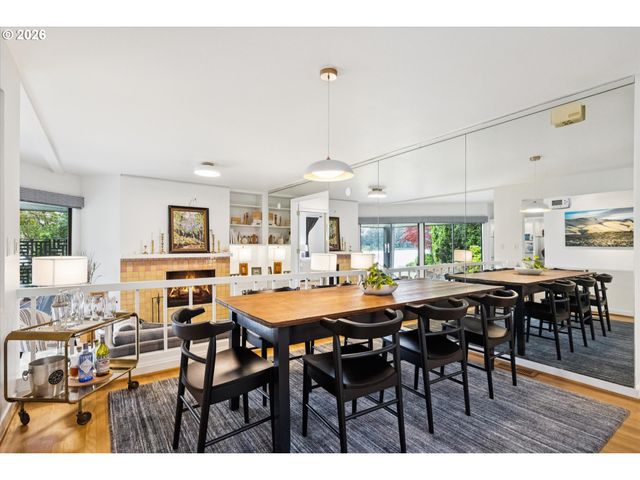 5758 S RIVERPOINT Ln, Portland, OR 97239