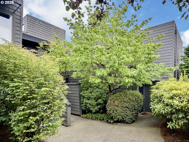 5758 S RIVERPOINT Ln, Portland, OR 97239