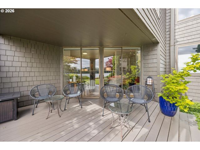 5758 S RIVERPOINT Ln, Portland, OR 97239