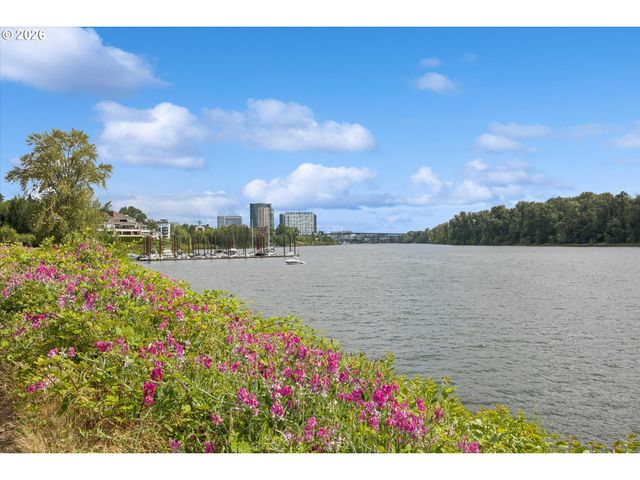 5758 S RIVERPOINT Ln, Portland, OR 97239