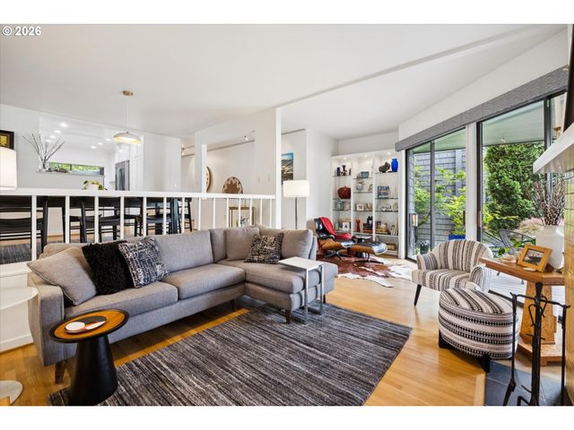 5758 S RIVERPOINT Ln, Portland, OR 97239