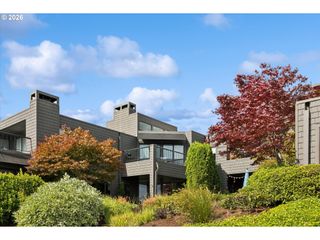 5758 S RIVERPOINT Ln, Portland, OR 97239