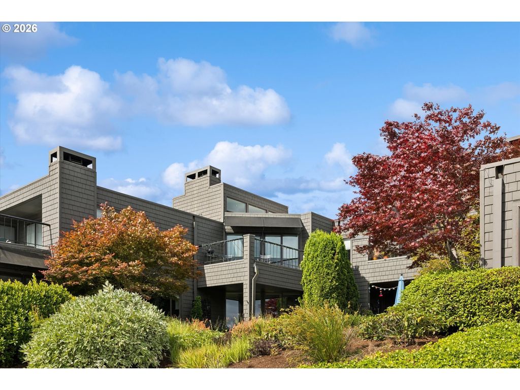 5758 S RIVERPOINT Ln, Portland, OR 97239