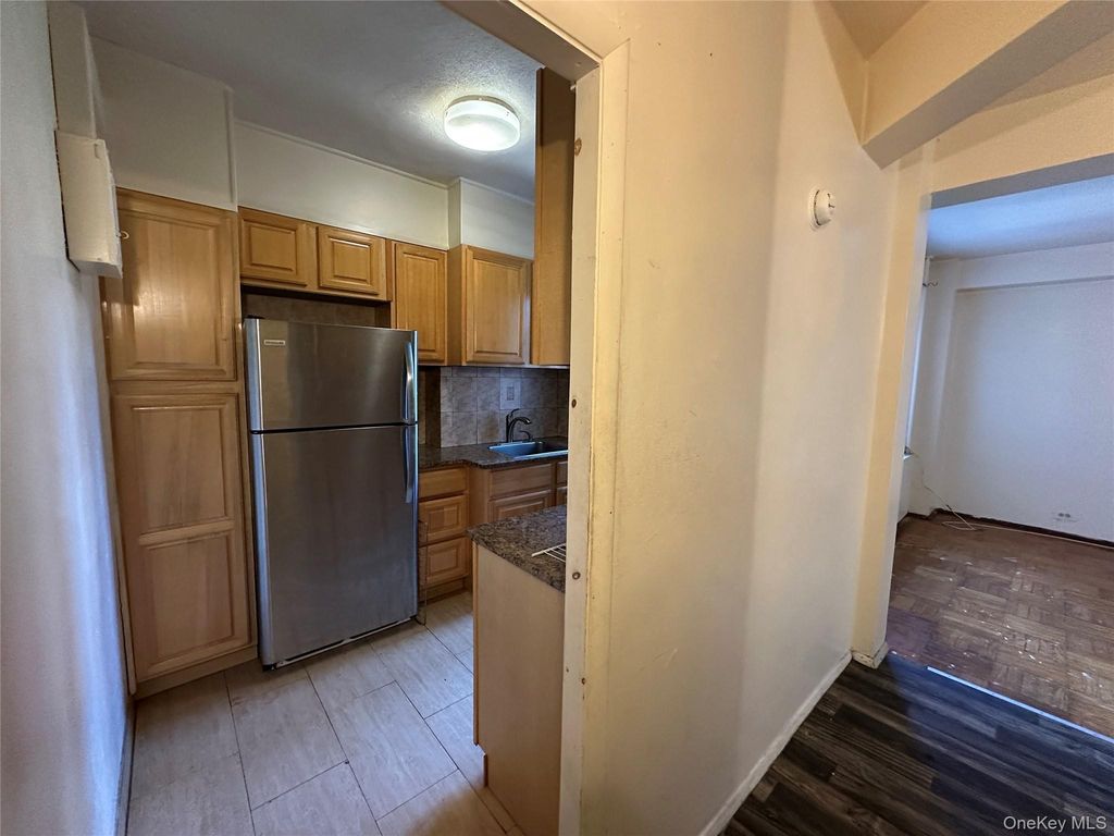 1579 Metropolitan Avenue 6H, Bronx, NY 10462 — photo 3