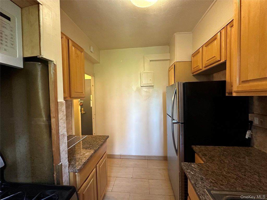 1579 Metropolitan Avenue 6H, Bronx, NY 10462 — photo 5