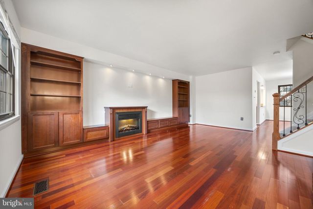 33 BADGER GATE CT, Baltimore, MD 21228