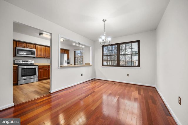 33 BADGER GATE CT, Baltimore, MD 21228