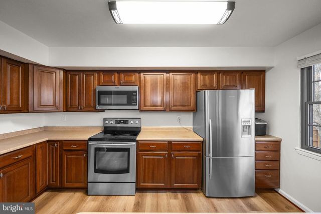 33 BADGER GATE CT, Baltimore, MD 21228