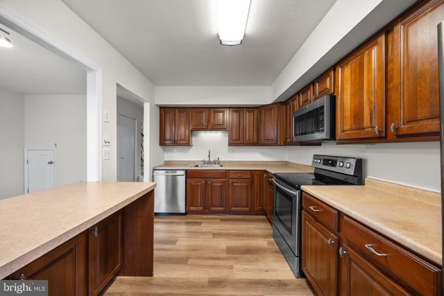 33 BADGER GATE CT, Baltimore, MD 21228