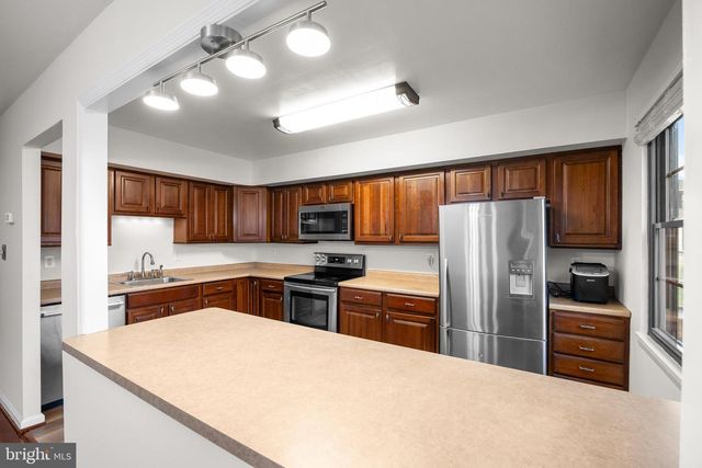 33 BADGER GATE CT, Baltimore, MD 21228