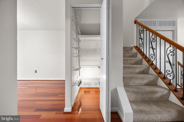 33 BADGER GATE CT, Baltimore, MD 21228