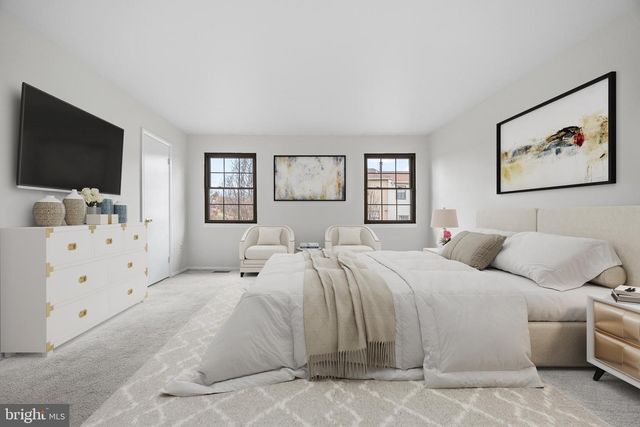 33 BADGER GATE CT, Baltimore, MD 21228