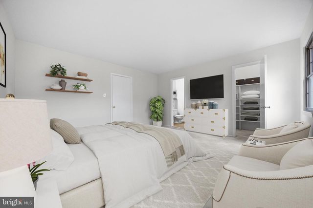 33 BADGER GATE CT, Baltimore, MD 21228