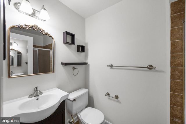 33 BADGER GATE CT, Baltimore, MD 21228