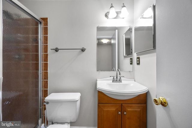 33 BADGER GATE CT, Baltimore, MD 21228