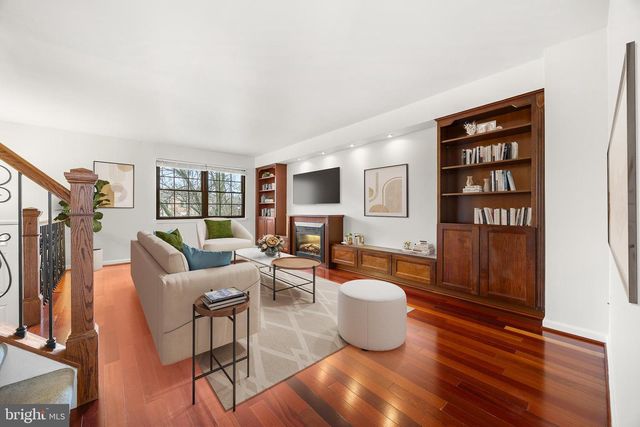 33 BADGER GATE CT, Baltimore, MD 21228