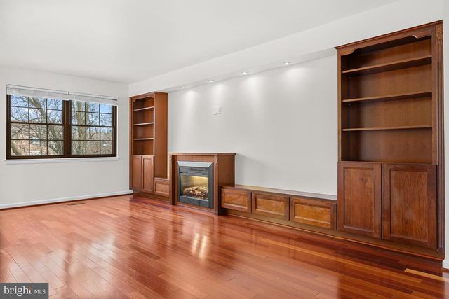 33 BADGER GATE CT, Baltimore, MD 21228