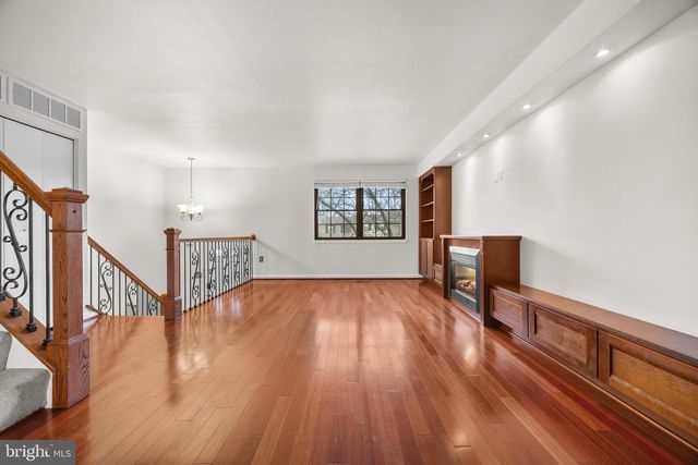 33 BADGER GATE CT, Baltimore, MD 21228