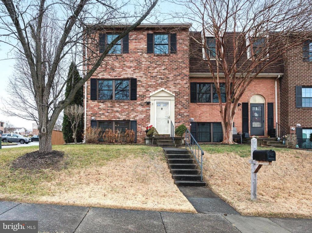 33 BADGER GATE CT, Baltimore, MD 21228