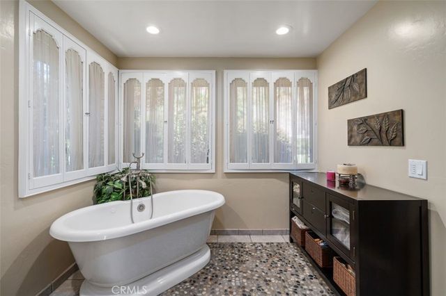 2085 Kaia Lane, Sierra Madre, CA 91024