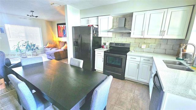 265 NE 116th St, Miami, FL 33161