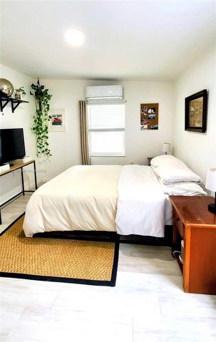 265 NE 116th St, Miami, FL 33161