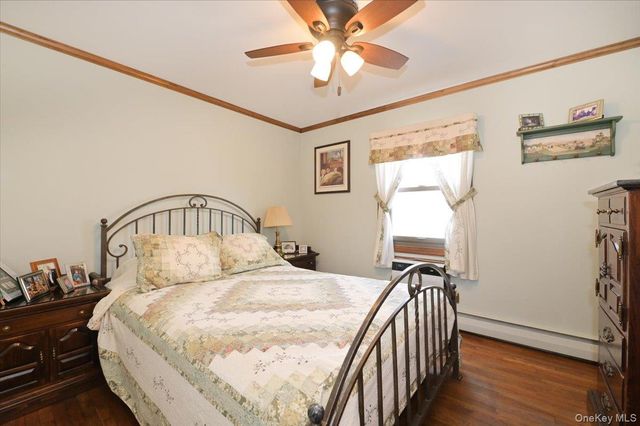 2 Oak Place, Massapequa, NY 11758
