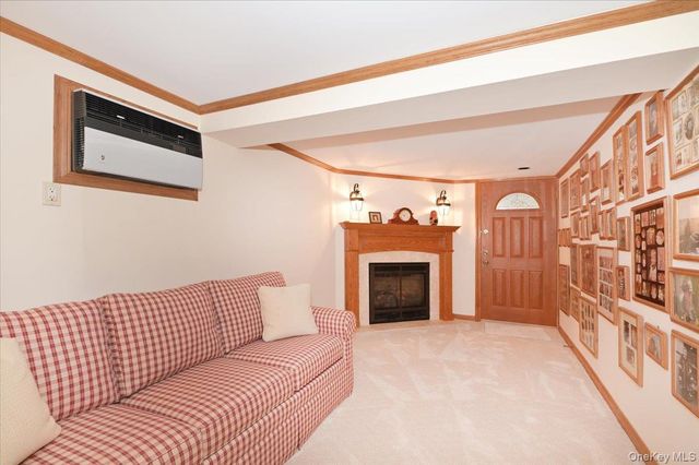 2 Oak Place, Massapequa, NY 11758