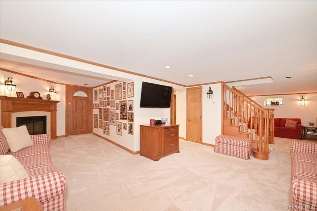2 Oak Place, Massapequa, NY 11758