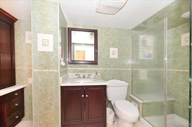 2 Oak Place, Massapequa, NY 11758