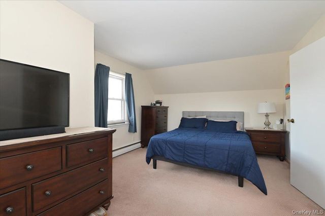 2 Oak Place, Massapequa, NY 11758