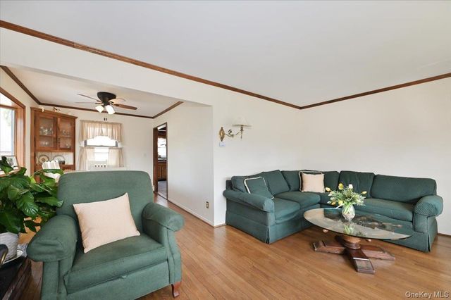 2 Oak Place, Massapequa, NY 11758