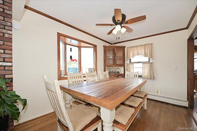 2 Oak Place, Massapequa, NY 11758