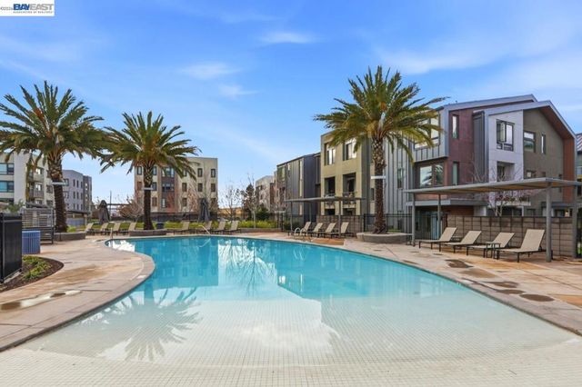 3698 Vision Cmn 521, Fremont, CA 94538
