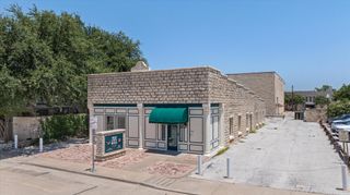 111 S Houston Street, Granbury, TX 76048
