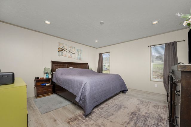 505 Philippi Rd, Wartrace, TN 37183